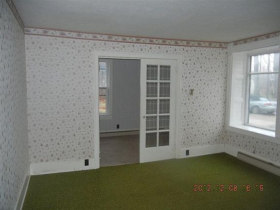 3rd image of 150 N Kingsbury Ave