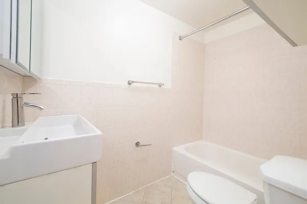 Rented by Compass | media 7