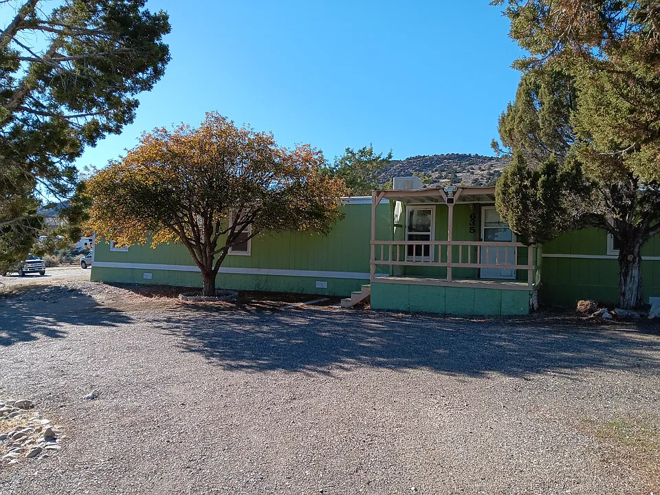 635 Holiday Dr