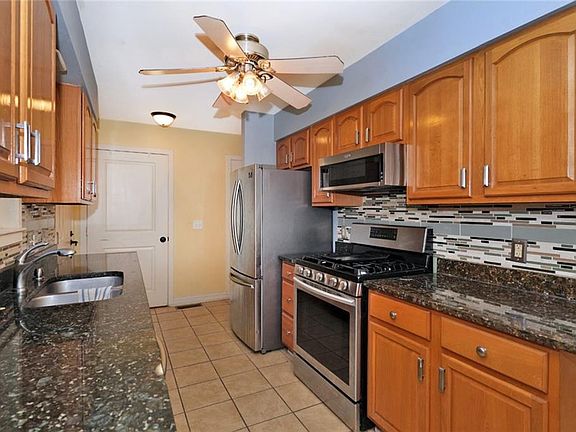 4th image of 221 Early St #A