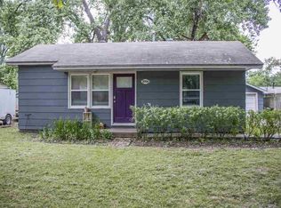 2004 Hayes Dr, Manhattan, KS 66502