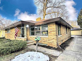 374 River Dr, Appleton, WI 54915