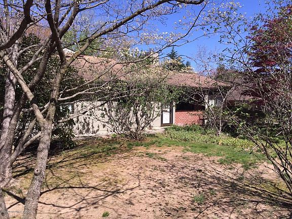 4th image of 70 Falmouth Ct