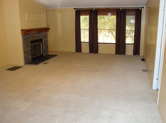 2nd image of 1549 Central Road Ext