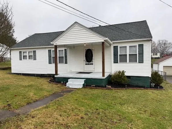 56 Halstead St, Oak Hill, WV 25901