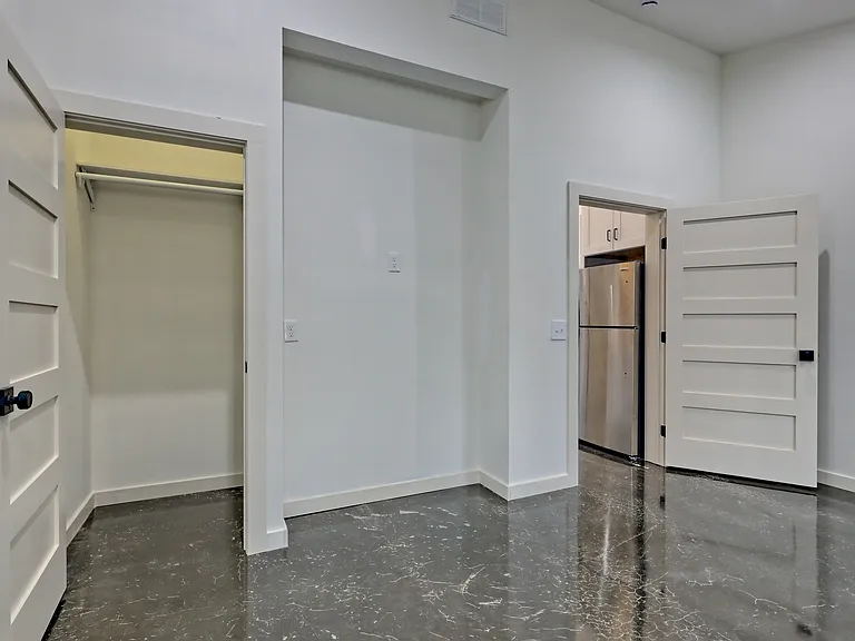 21 Valley St #5 — Photo 4