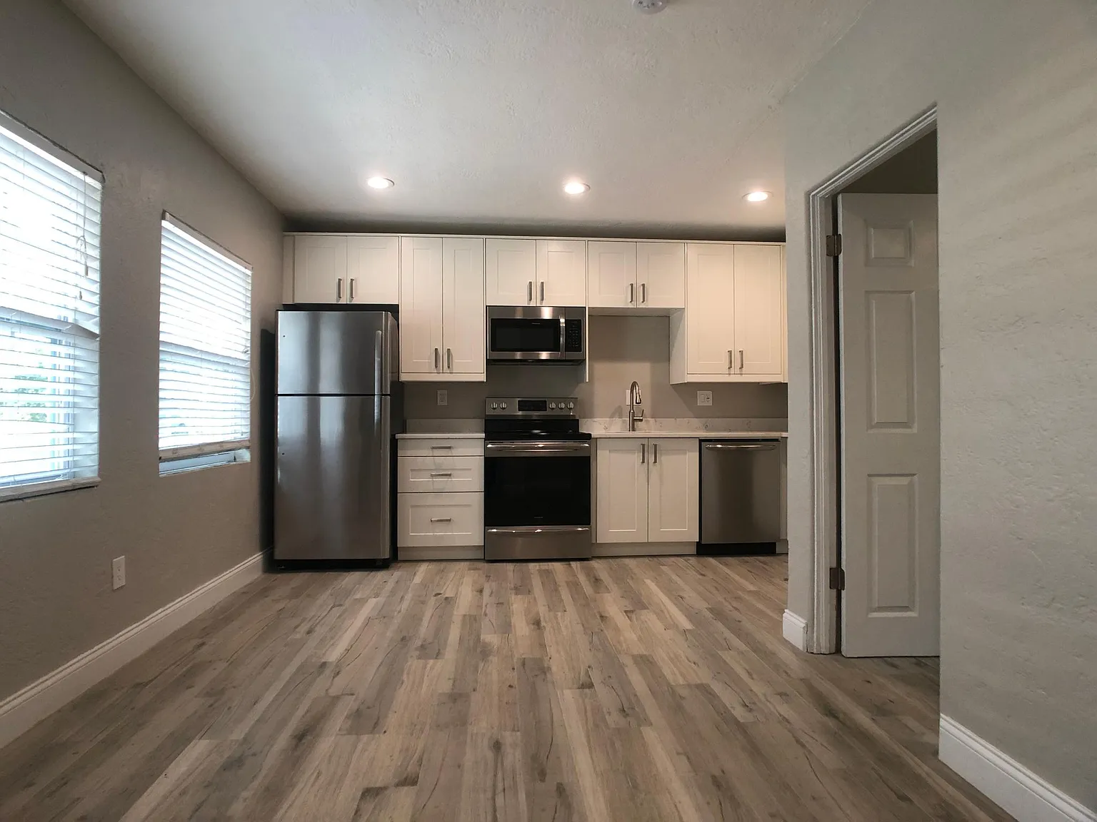 119 Hibiscus Ct — Photo 2