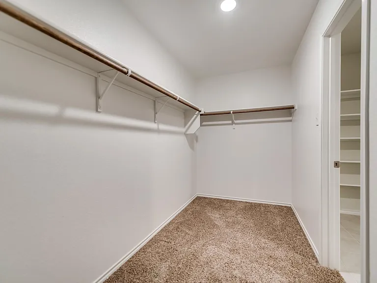 1302 Meadow Creek Dr — Photo 14