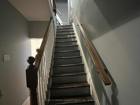 3rd image of 635 Brown St