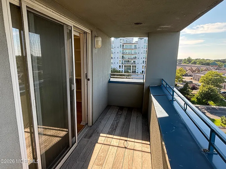 300 Ocean Ave N #D5 — Photo 6