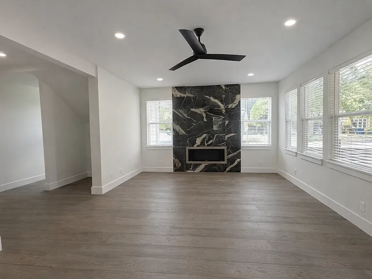 501 Texas Ave — Photo 7