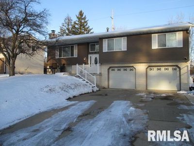 7120 N Manning Dr, Peoria, IL, 61614
