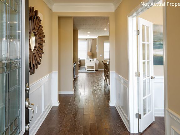 2nd image of 943 Zeller Cir