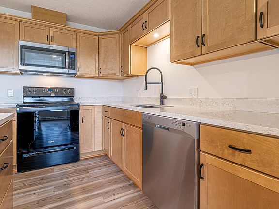 4th image of 215 1st Ave NW