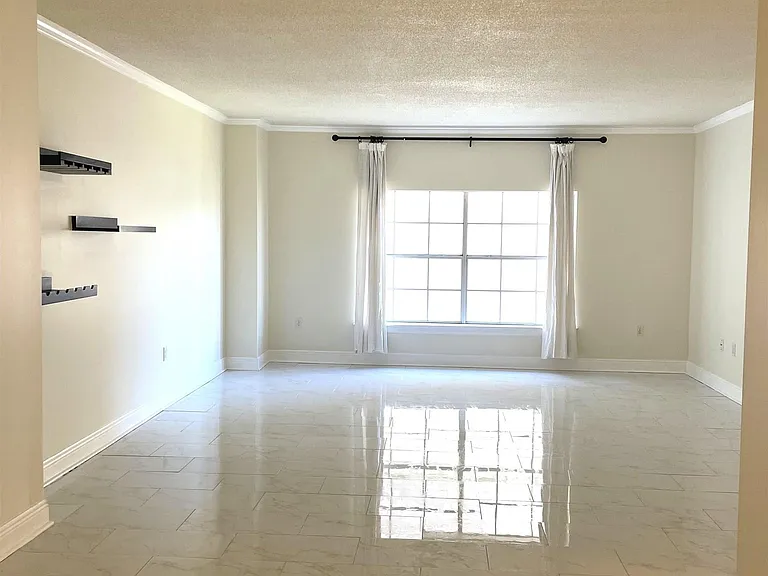 1750 Saint Charles Ave #516 — Photo 4