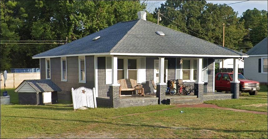 1st image of 1048 N Main St