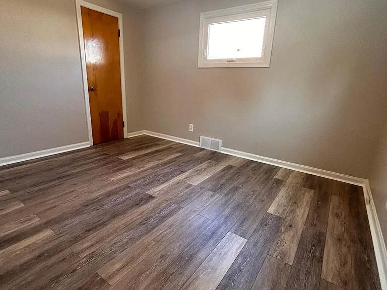 104 Mariemont Ave #LOWER — Photo 11