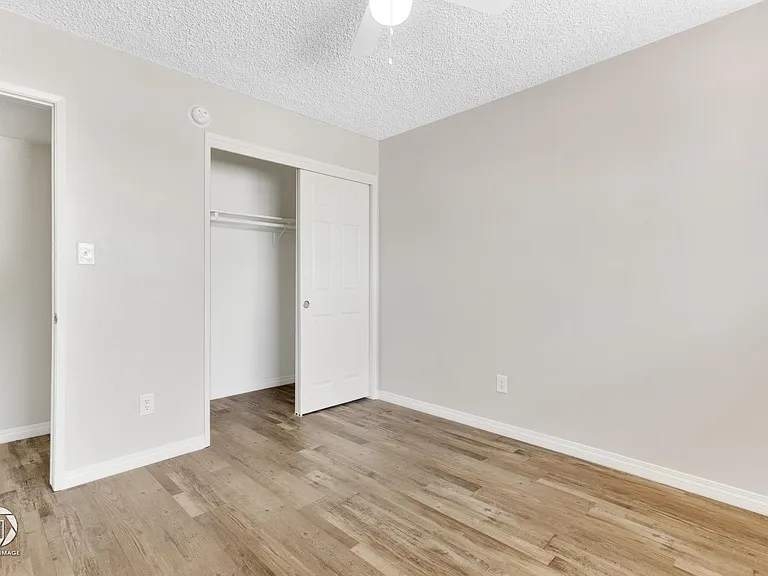 224 E St — Photo 18