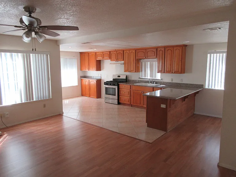 3325 Cahill Ct — Photo 3