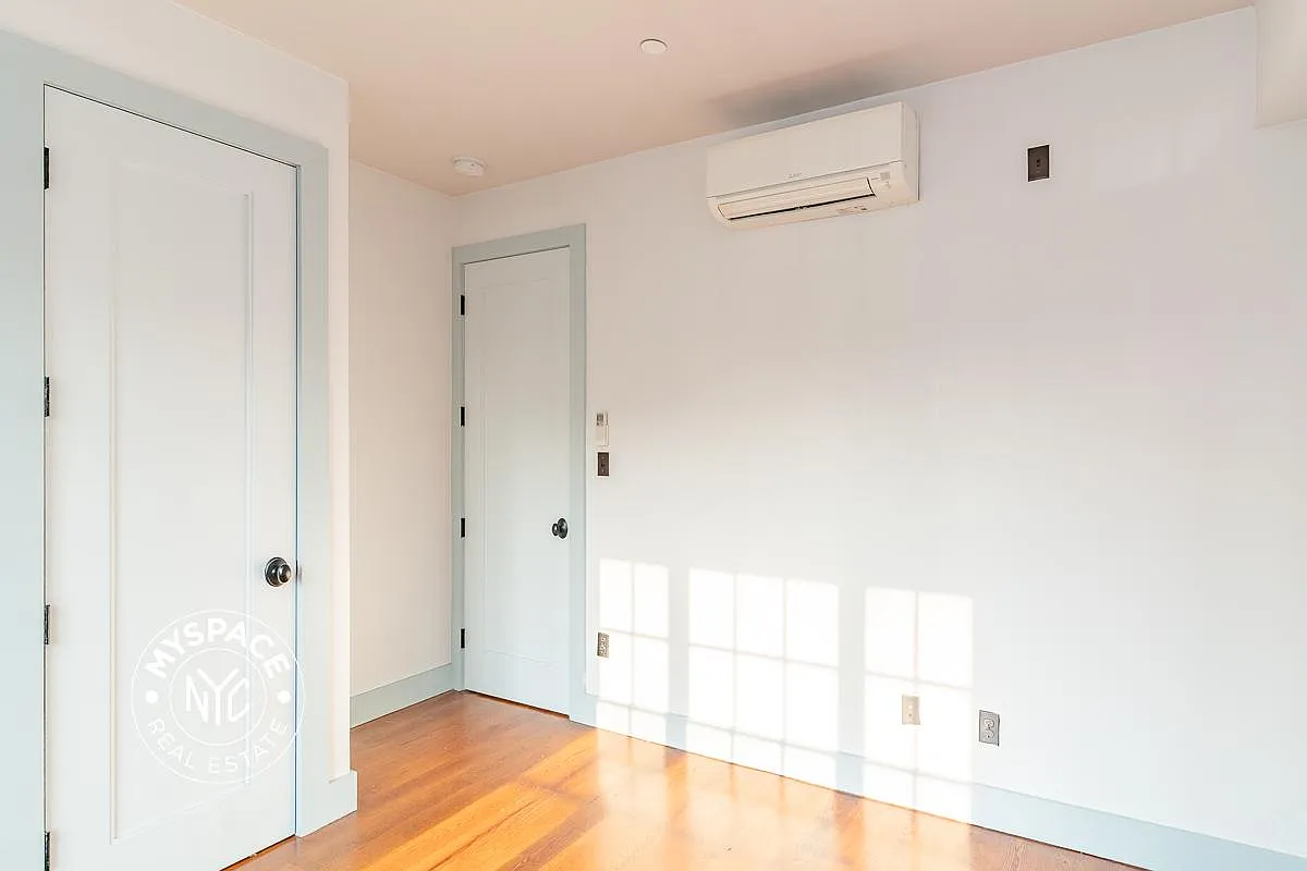 31 Brooklyn Avenue — Photo 4