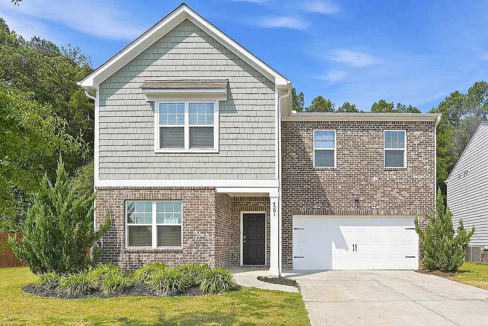5 bed, 3.0 bath, 2722 sqft, $2,635 — Photo 1