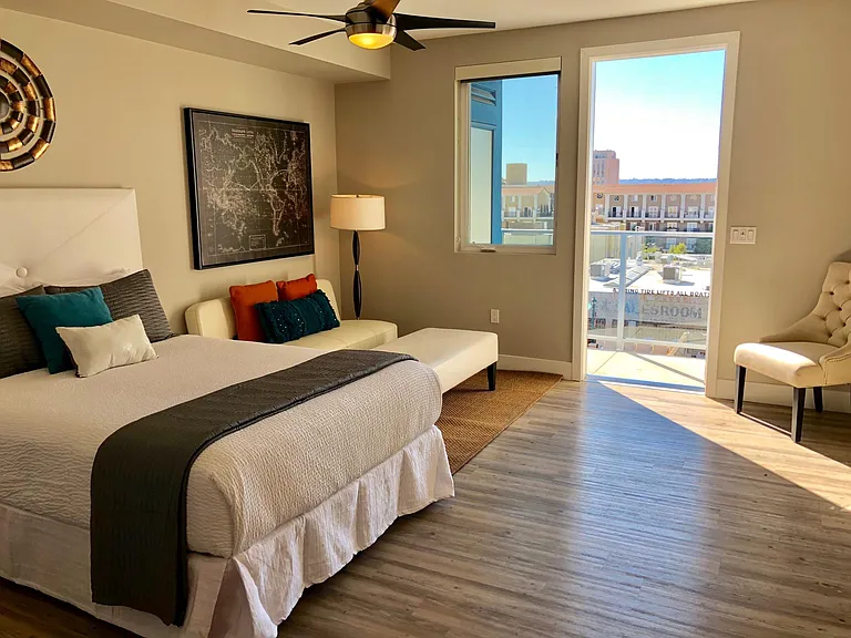 Amo Apartments Little Italy — Photo 10