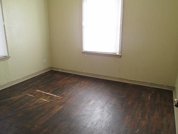 3rd image of 2817 NE 17th St