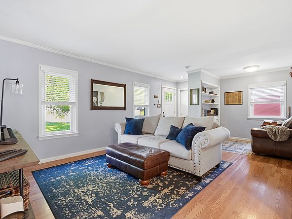 4th image of 7805 N Alton Ave