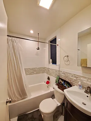 Rented by Astoria Realty | media 12