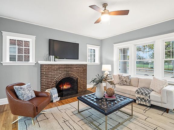 3rd image of 1355 Bellevue Ave