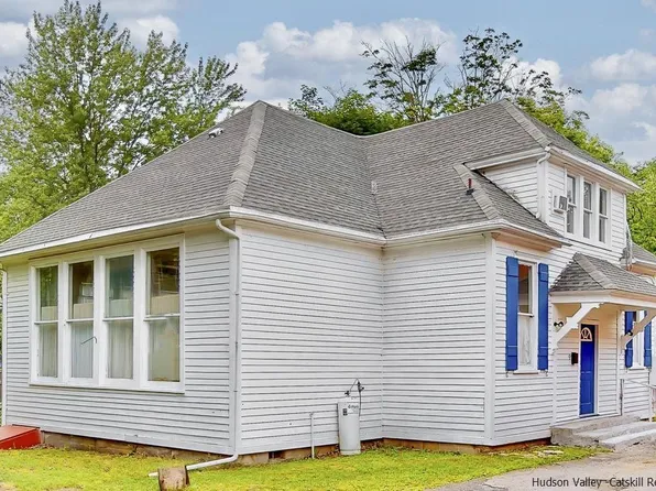 9 Pine Grove Street, Woodstock, NY 12498