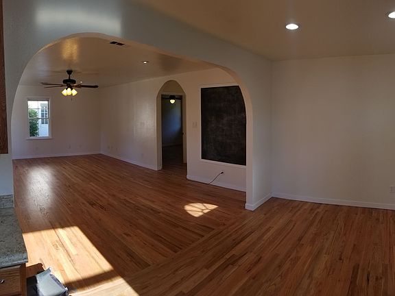 2nd image of 1027 Murray Ave