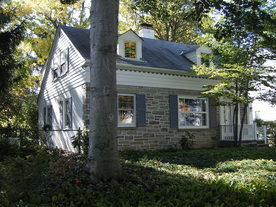 Charming Beachwood Cape Cod