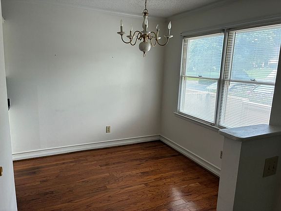 5th image of 40 Boardwalk Ln