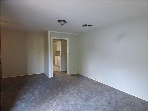 2nd image of 4418 Sherwood Dr