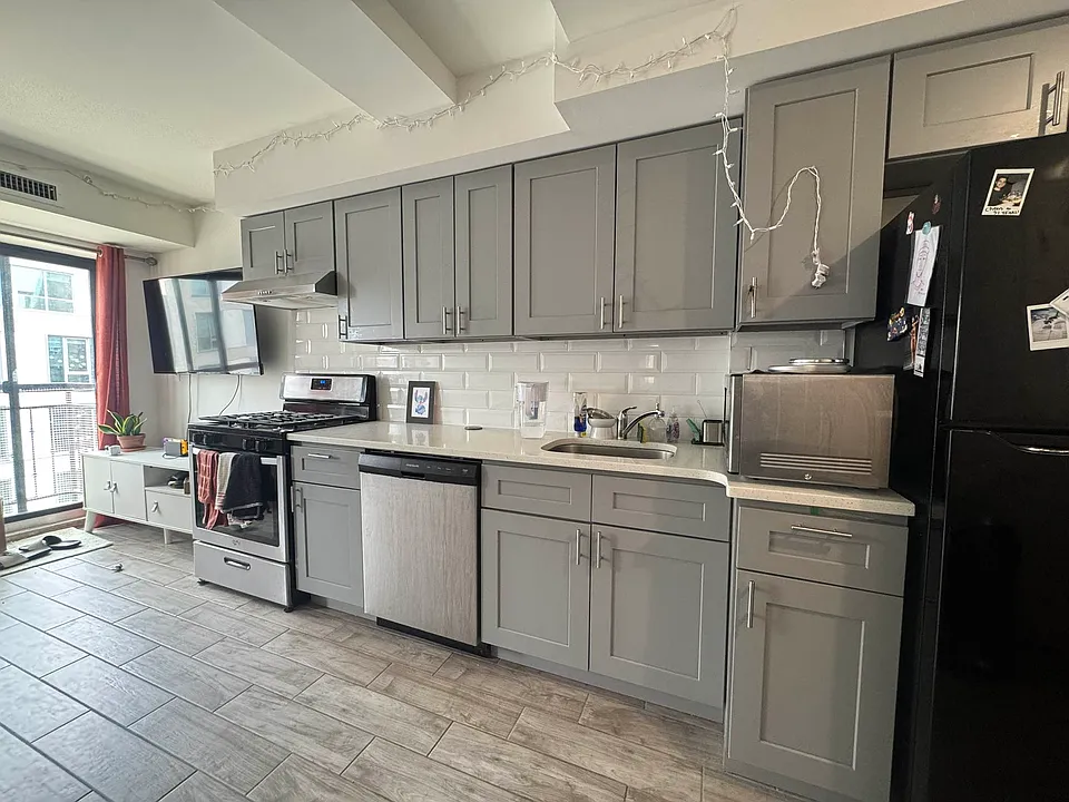 25-28 Broadway #6A
