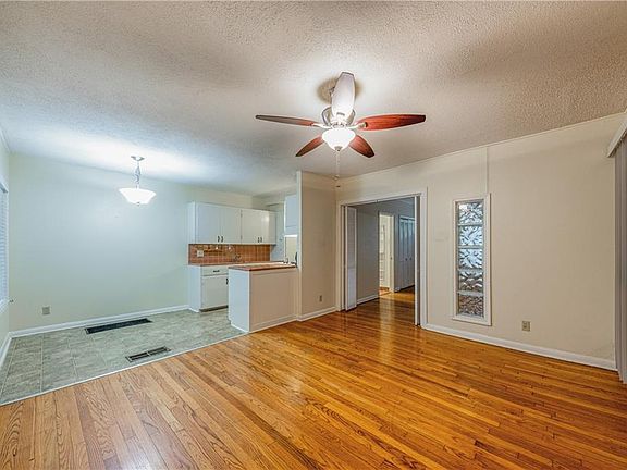 3rd image of 1509 Shoal Creek Blvd APT A