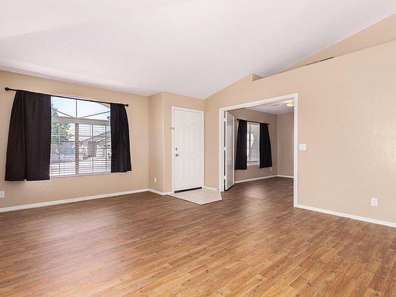5th image of 3052 E Carla Vista Dr