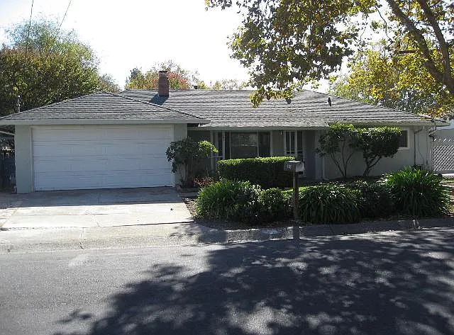 143 Luella Dr photo 1