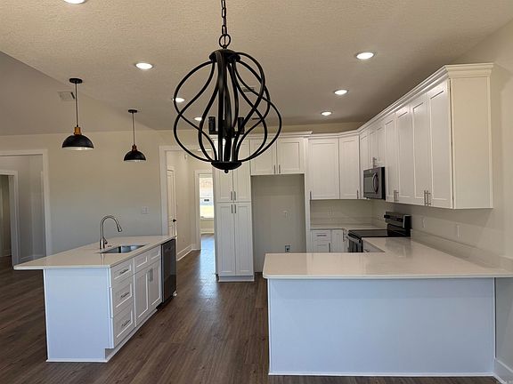 5th image of 620 Prospect Valley Dr