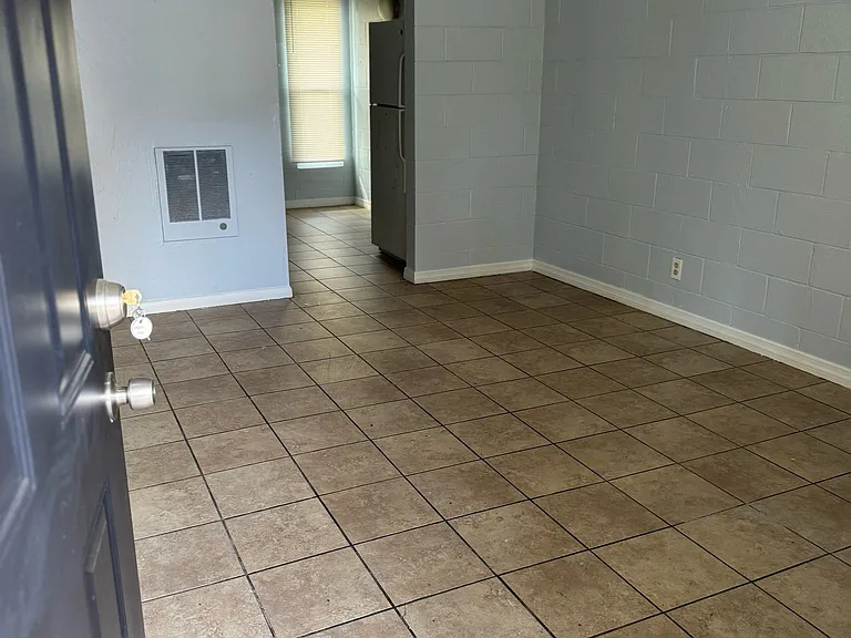 310 Beech Ave #B — Photo 2