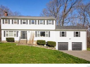 3 Tom Thumb Ln, Danbury, CT 06811