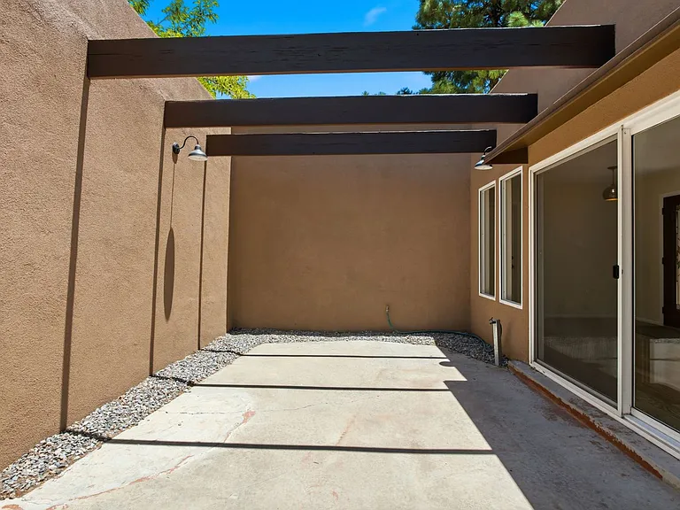 9817 Mary Ellen Pl NE — Photo 37