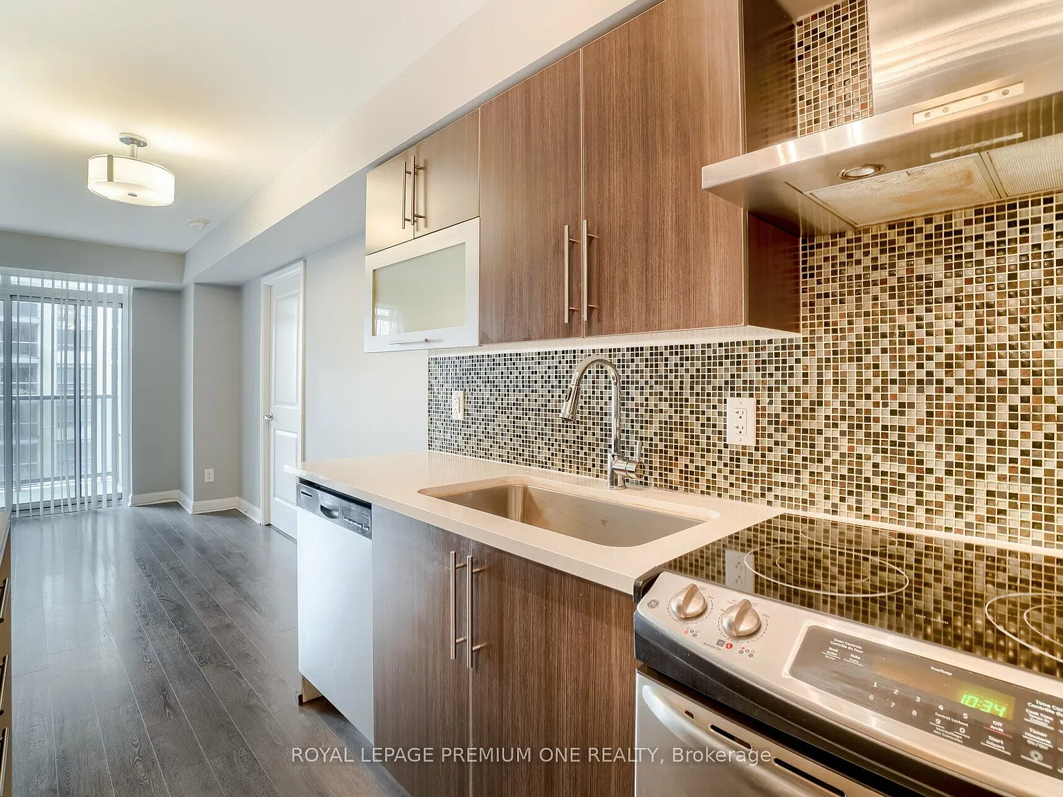 2 bed, $2,900 — Photo 4