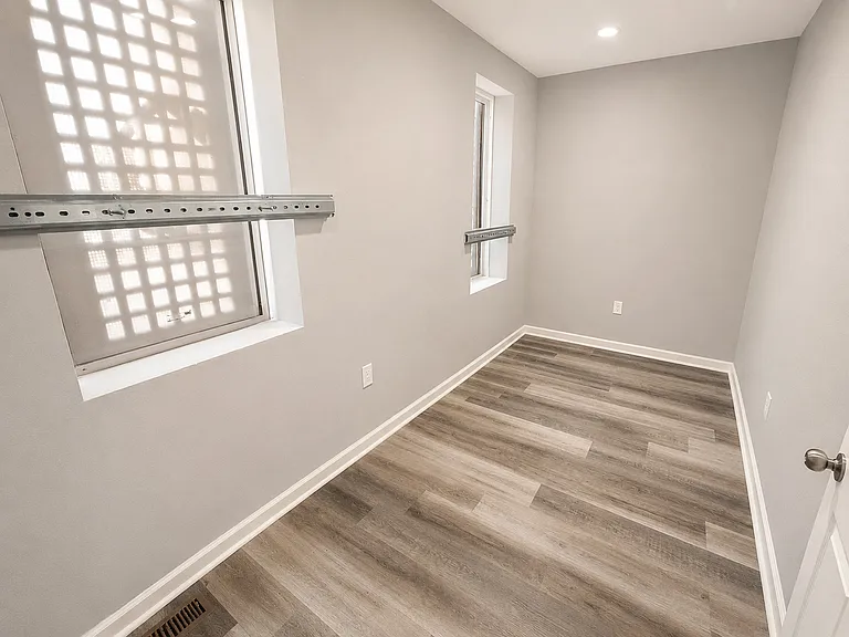 3041 W Berks St — Photo 12