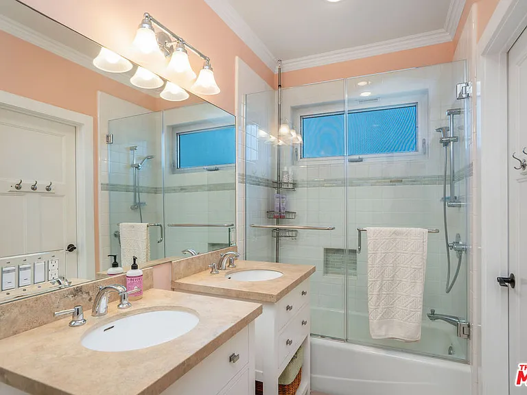 4203 Babcock Ave — Photo 26