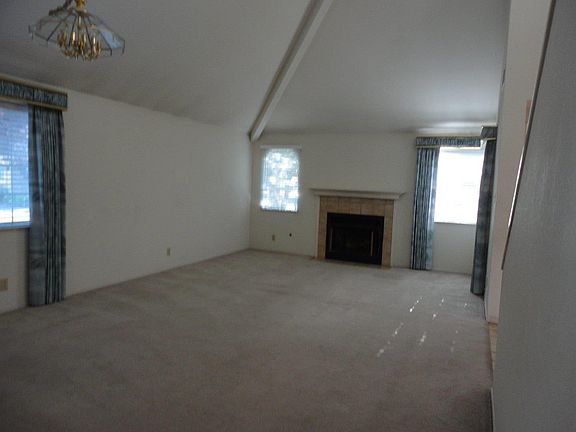 2nd image of 125 Williams Ln