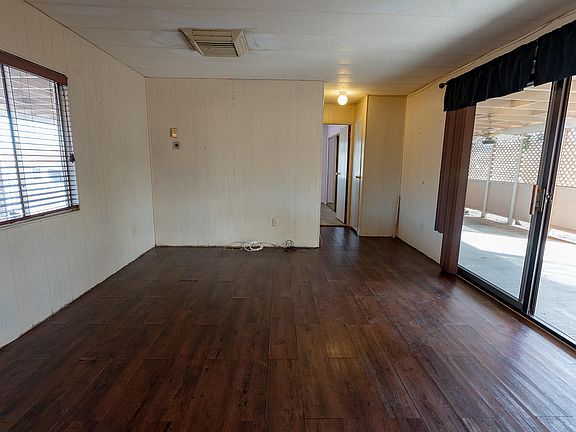 4th image of 3155 Lake Dr