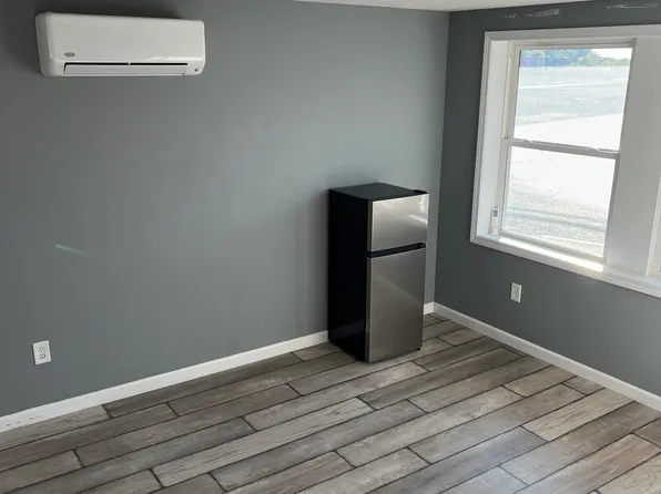 106A N Main St, Minoa, NY 13116