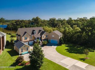 228 E Ivybridge Dr, Hubert, NC 28539